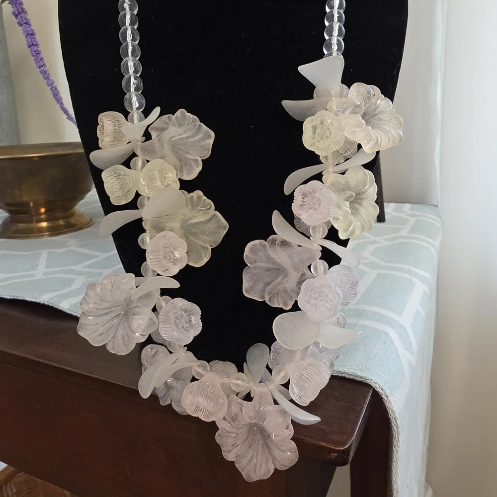Vintage 925 Lucite Floral Wedding Statement Necklace Frosted White Pale Pastels - Picture 8 of 13